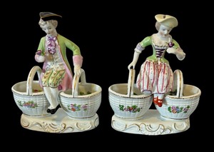 lot 538 image: Vintage Hand Painted Figurines by Andrea