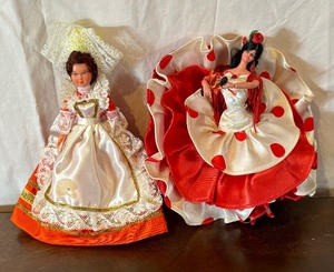 lot 559 image: Two Vintage Dolls
