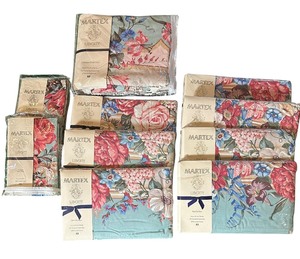 lot 550 image: Vintage Matrex Liberty Packaged Linens