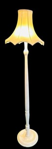 lot 475 image: Vintage White Wood Floor Lamp