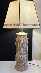 lot 546 image: Vintage Lamp White  Tan Pretty Design