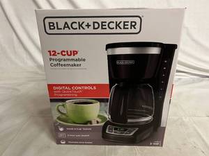 lot 13 image: Black and Decker 12 Cup Programmable Coffeemaker