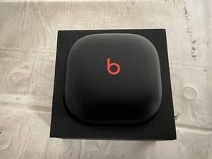 lot 106 image: Beats Fit Pro - Black