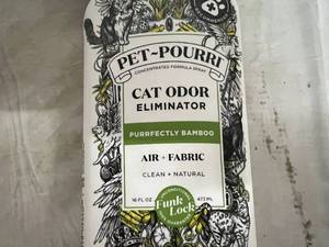 lot 56 image: Cat Po Pourri
