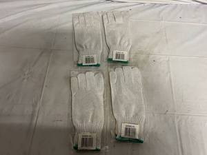 lot 148 image: 12 Pack of Medium Sized Cut Resistant White Gloves