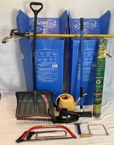 lot 18 image: Yard Tool Lot