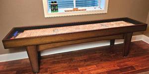lot 22 image: Olhausen Games Pavilion Shuffleboard Table