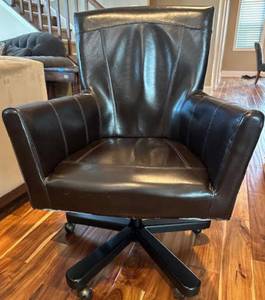 lot 43 image: Arhaus Colette Desk Chair