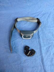 lot 220 image: PetSafe Static Bark Collar