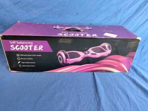 lot 226 image: GlareWheel 200-Watt 36V Hoverboard - Black