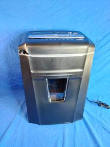 lot 234 image: Aurora 10-Sheet Microcut Paper Shredder