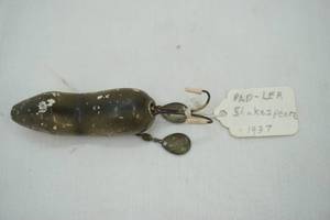 lot 54 image: Vintage PAD-LER Shakespeare 1937 Fishing Lure