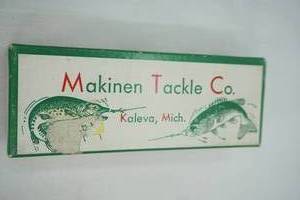 lot 80 image: Vintage Merry Widow Makinen Tackle Co. in original packaging