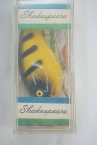 lot 81 image: Vintage Shakespeare Big (S) Haker Fishing Lure in original packaging