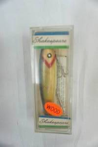 lot 86 image: Vintage Shakespeare Lucky Dog Fishing Lure