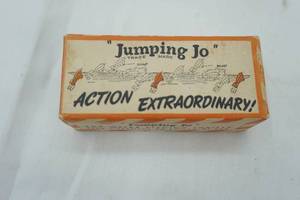 lot 92 image: Vintage Jumping Jo 4-R&W Red & White Finish