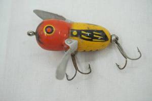 lot 128 image: Vintage Heddon Tiny Crazy Crawler Fishing Lure