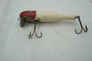 lot 176 image: Vintage Creek Chub Redhead White Snook Pikie fishing lure