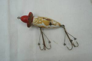 lot 177 image: Vintage South Bend Midget Woodpecker Fishing Lure