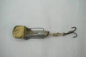 lot 189 image: Vintage Spoon Lure