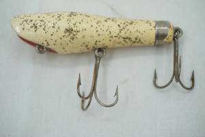 lot 195 image: Vintage Fishing Lure Hootenanny by Montpelier Bait Co.