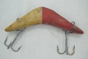 lot 199 image: Vintage Millsite Daily Double Fishing Lure 1950s
