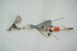 lot 235 image: Vintage Fred Arbogast Hawaiian Wiggler Fishing Lure