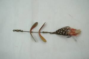 lot 244 image: Vintage Pflueger Luminous Tandem Fishing Lure