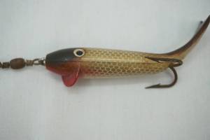 lot 265 image: Vintage Miracle Minnow Wright and McGill Co.