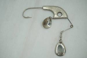 lot 283 image: Vintage Rudies Meba Vibe head lure