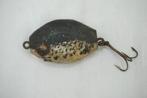 lot 287 image: Vintage woody Lead fishing weight sinker
