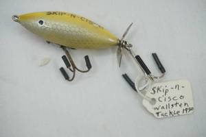 lot 3 image: Vintage fishing lure SKIP-N-CISCO