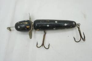 lot 314 image: Vintage Muskie Fishing Lure