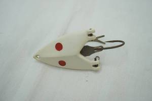 lot 323 image: Vintage Shurebite Fishing Lure