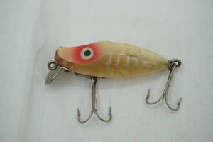 lot 324 image: Vintage Heddon River Runt Spook Sinker Fishing Lure