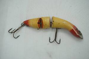 lot 325 image: Vintage Heddon Gamefisher Lure