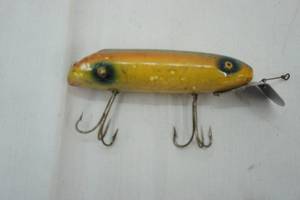 lot 327 image: Vintage South Bend Two Oreno Fishing Lure