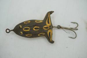 lot 337 image: Vintage P&K Spotty Frog Fishing Lure