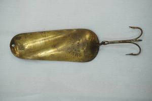 lot 355 image: Vintage Fishing Lure Silver Demon Dazzler