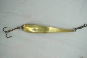lot 362 image: Vintage Jigging Lure 7. Gold Toned