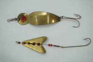 lot 364 image: Vintage Spoon Lures 2ct