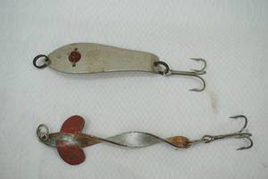 lot 365 image: Vintage Spoon Lures 2ct