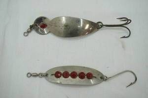 lot 370 image: Vintage Spoon Lures 2ct