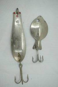 lot 371 image: Vintage Spoon Lures 2ct
