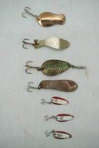 lot 401 image: Vintage Fishing Lures 7ct