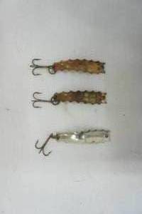 lot 403 image: Vintage Fishing Lures 3ct