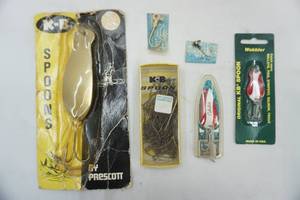 lot 410 image: Vintage Fishing Lures & hooks