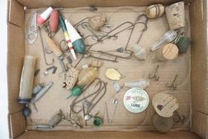 lot 415 image: Vintage Fishing Lot