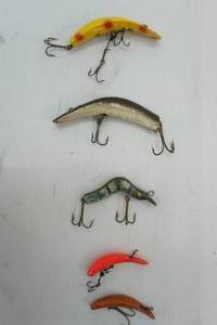 lot 430 image: Vintage Fishing Lure lot 5ct