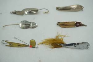 lot 433 image: Vintage Fishing Lure Lot 6ct